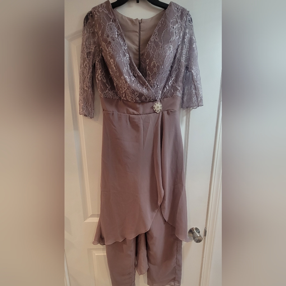Elegant Lace Overlay Jumpsuit in Mauve.